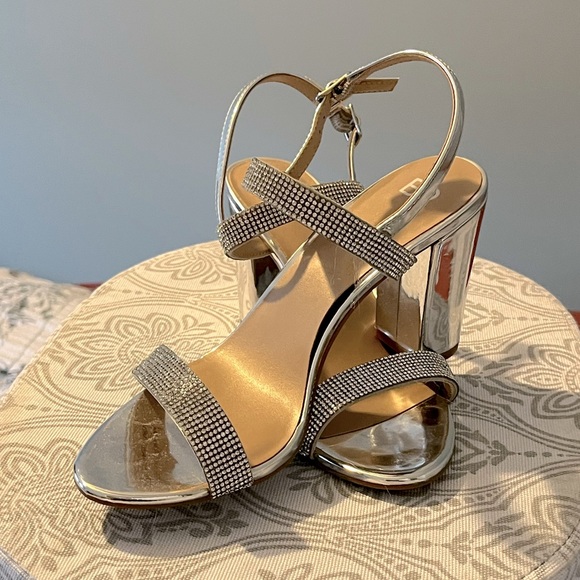 Brand new sparkly sandals with chunky heel - Picture 3 of 5